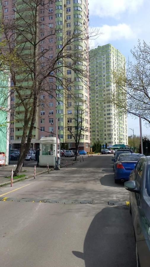 1 Поверх Ж К Паркові Озера Метро Дарниця Apartment Kiev Luaran gambar