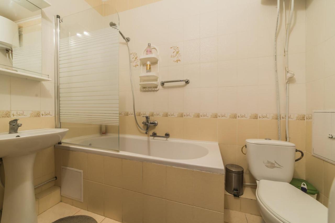 1 Поверх Ж К Паркові Озера Метро Дарниця Apartment Kiev Luaran gambar