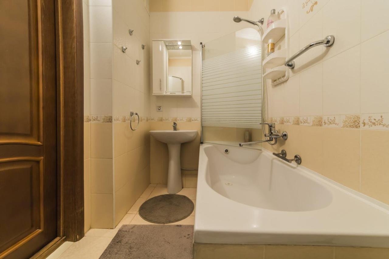 1 Поверх Ж К Паркові Озера Метро Дарниця Apartment Kiev Luaran gambar