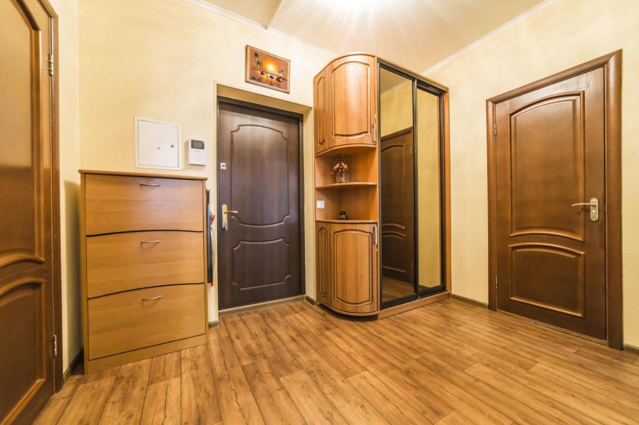 1 Поверх Ж К Паркові Озера Метро Дарниця Apartment Kiev Luaran gambar