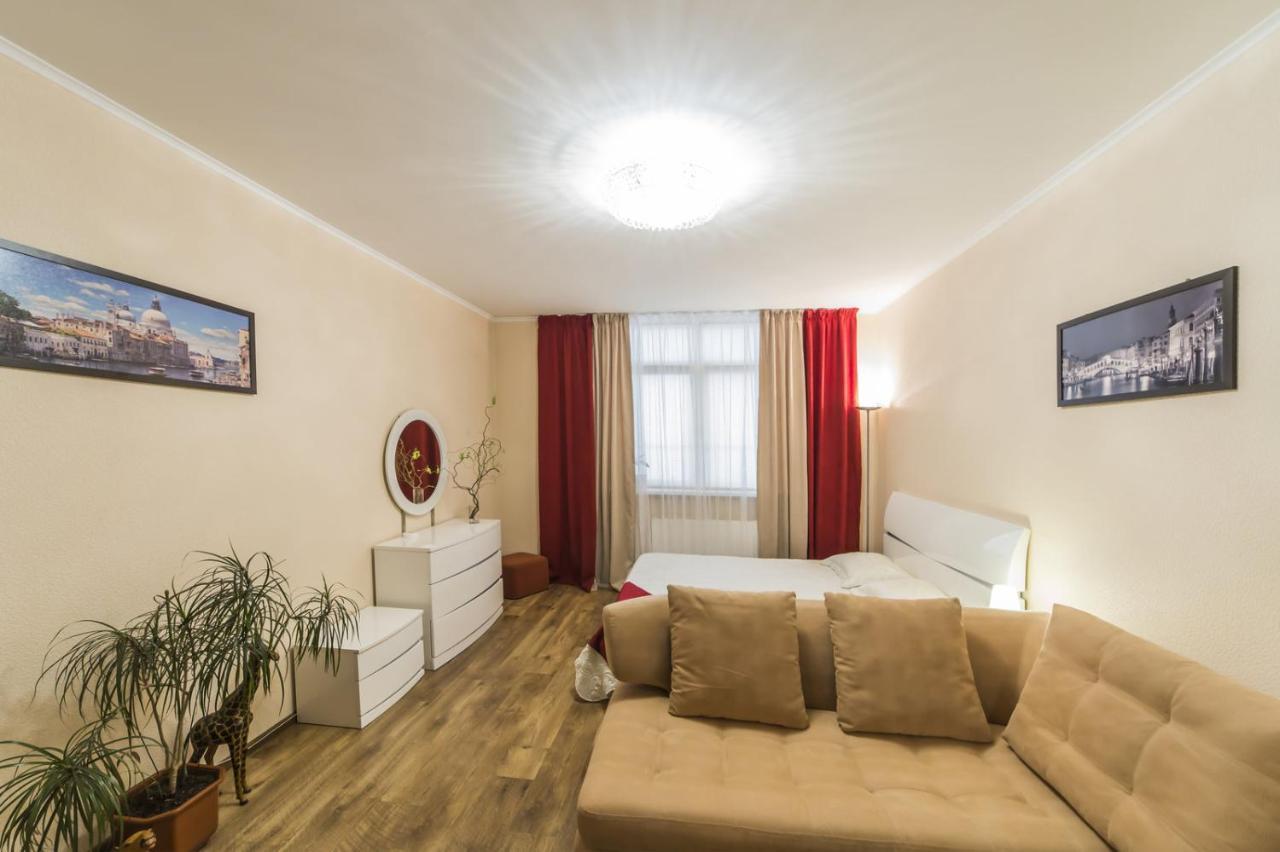 1 Поверх Ж К Паркові Озера Метро Дарниця Apartment Kiev Luaran gambar