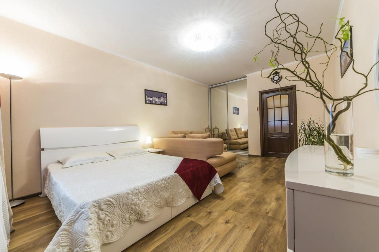 1 Поверх Ж К Паркові Озера Метро Дарниця Apartment Kiev Luaran gambar